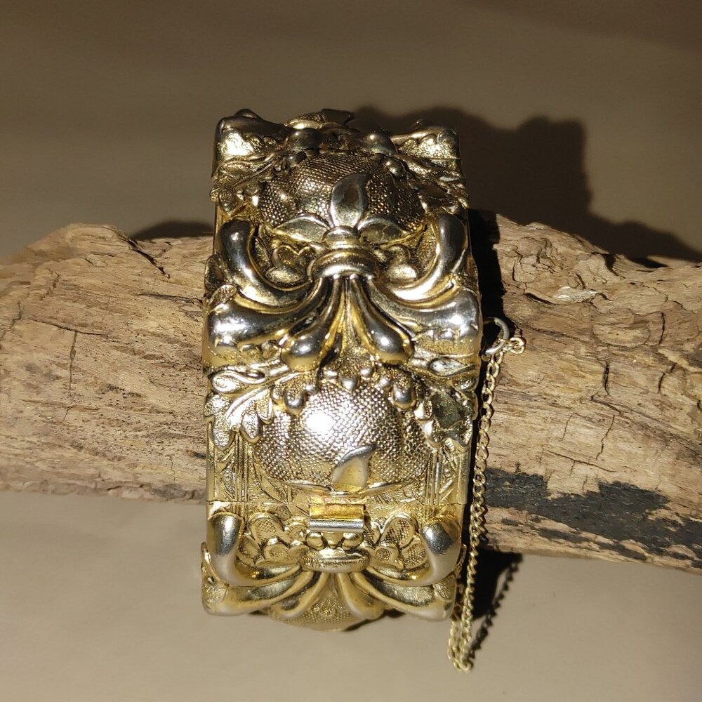 Vintage Vargus Gold Tone Mesh Floral Hinged Clasp Bangle Bracelet Safety Chain